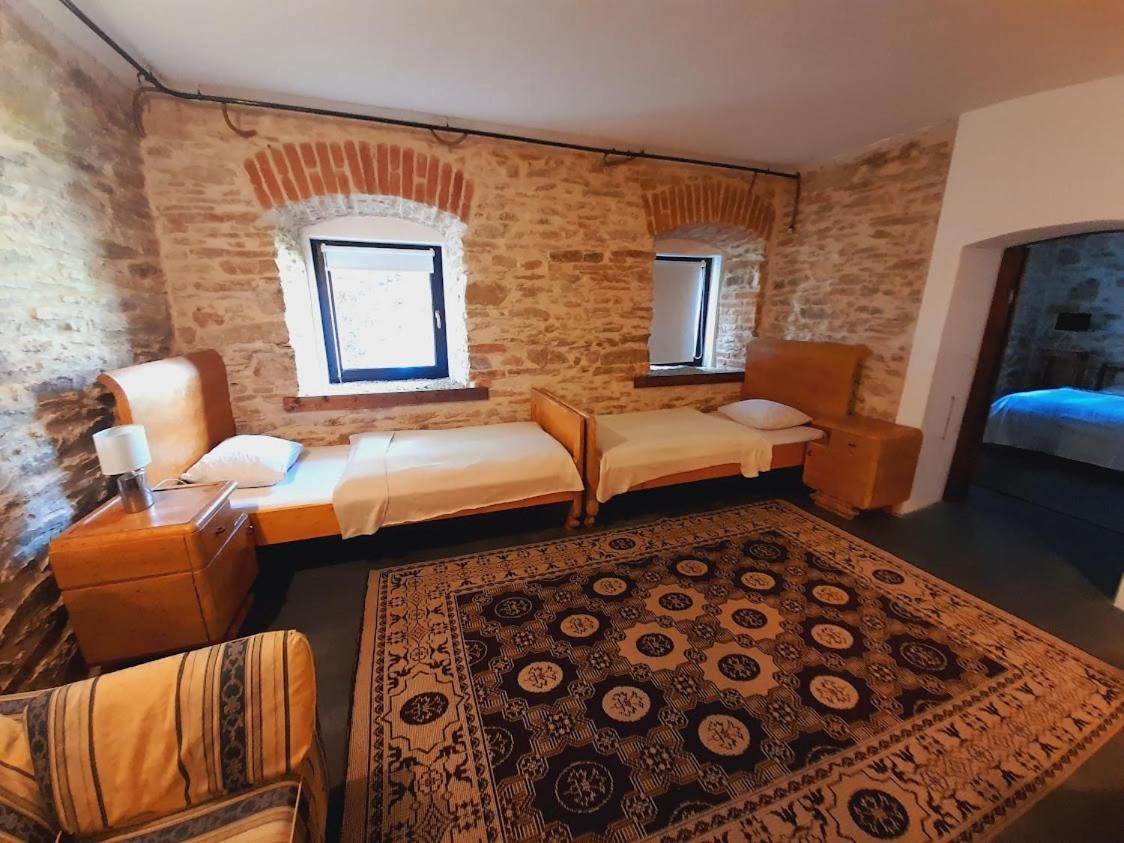 Statek "Two Brooms", Apartment Mírkovice المظهر الخارجي الصورة