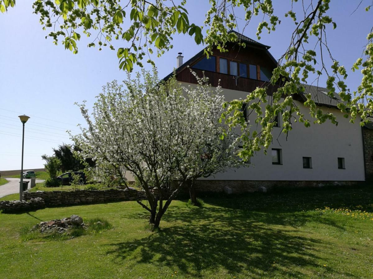 Statek "Two Brooms", Apartment Mírkovice المظهر الخارجي الصورة