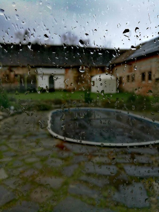 Statek "Two Brooms", Apartment Mírkovice المظهر الخارجي الصورة